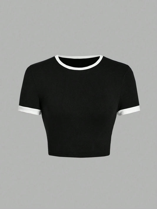 SHEIN EZwear Casual & Simple Black And White Splice Round Neck Slim Fit Women T-Shirt, Suitable For Summer